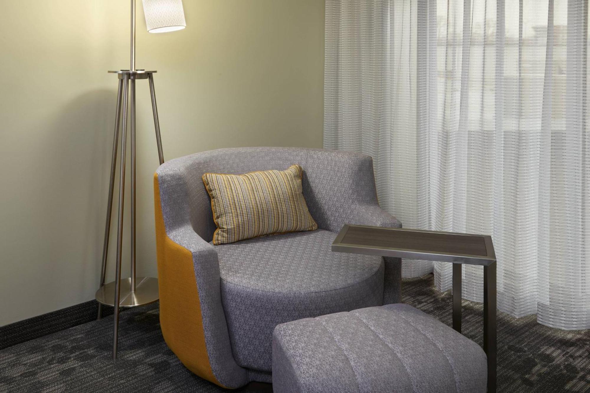 Courtyard By Marriott Oshawa Exterior foto