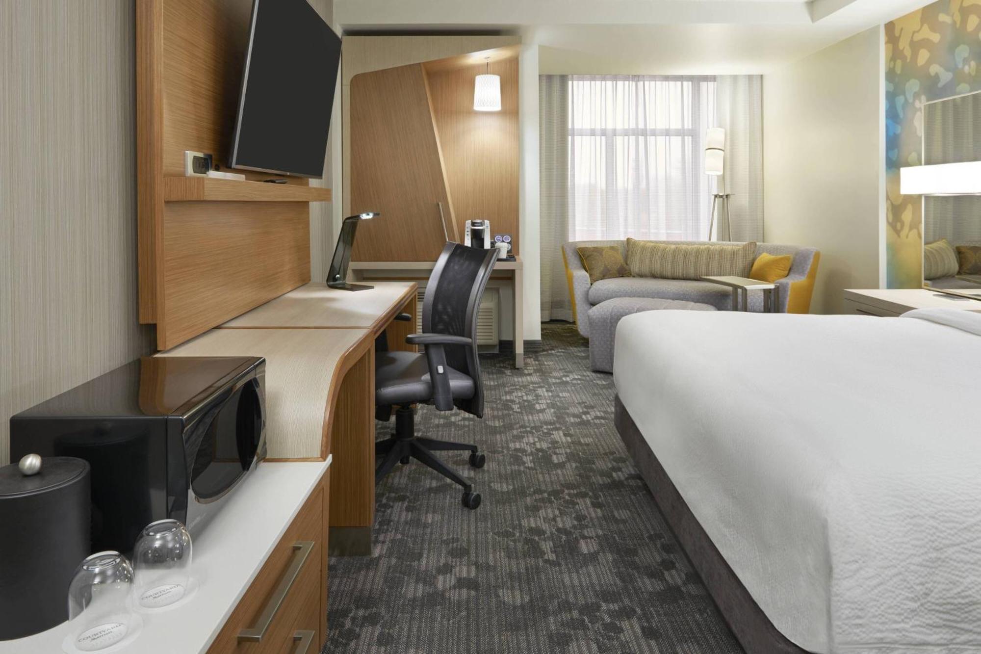 Courtyard By Marriott Oshawa Exterior foto