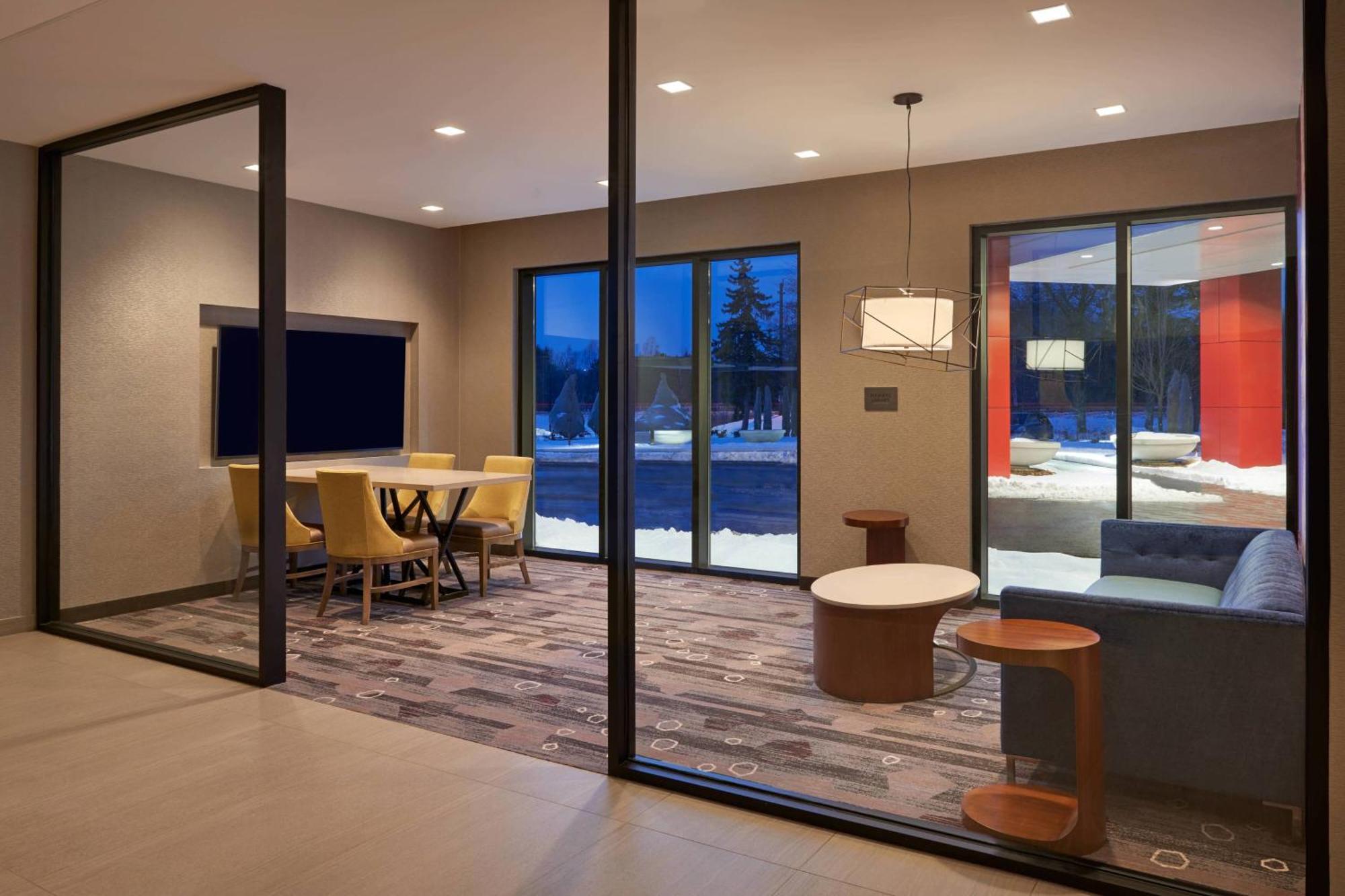 Courtyard By Marriott Oshawa Exterior foto